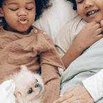 Chiens et enfants : une relation spéciale à superviser